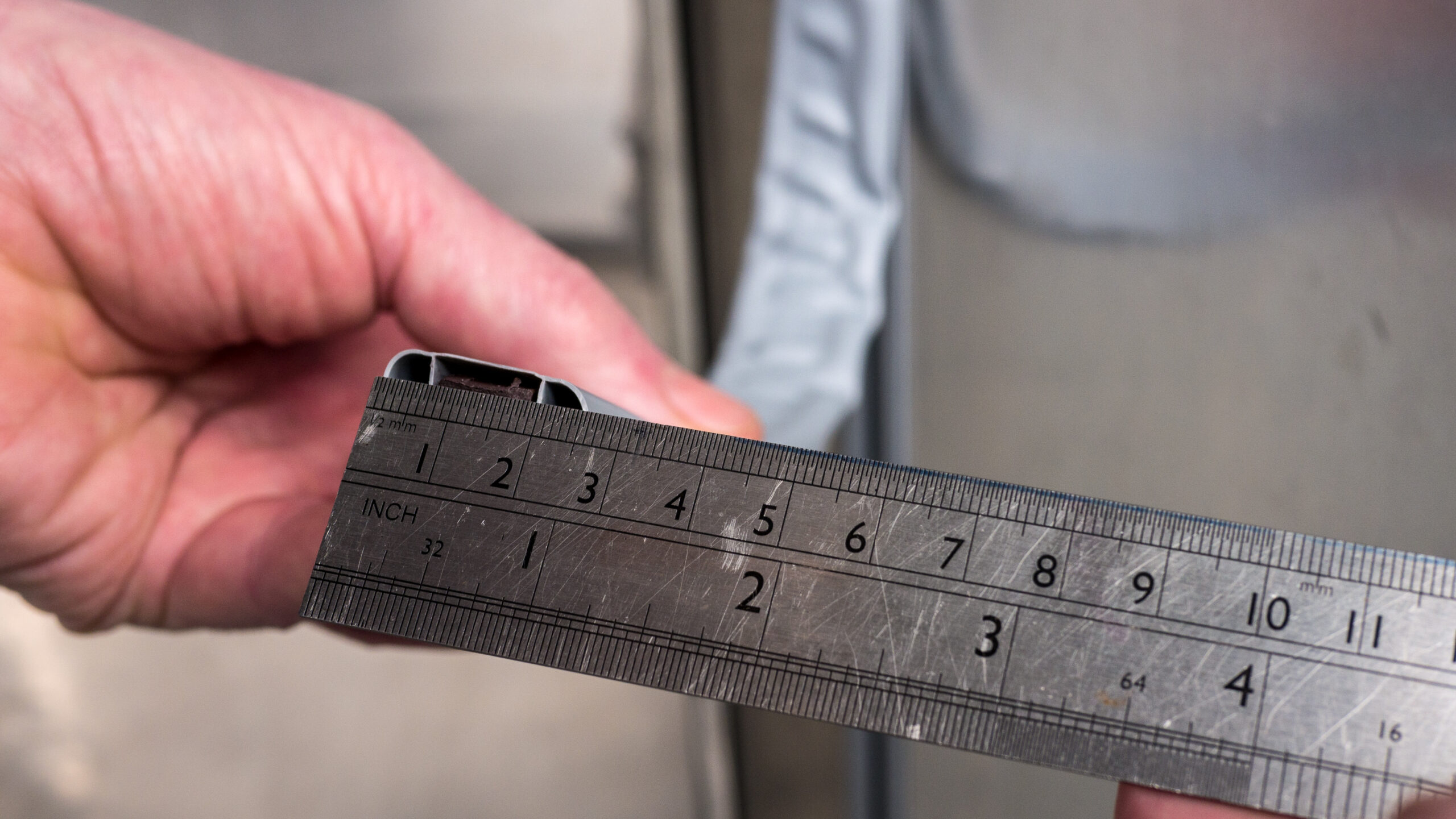 Measuring fridge door seal