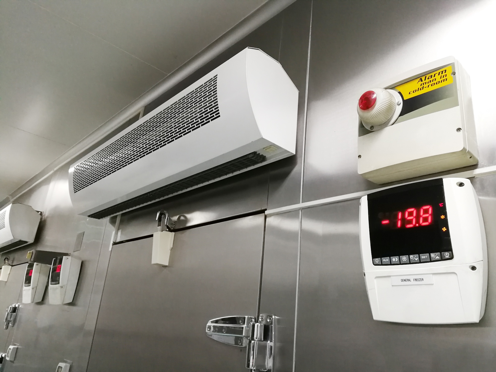 commercial freezer door temperature 